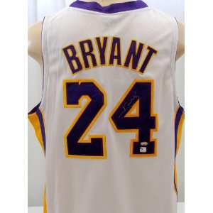  Autographed Kobe Bryant Uniform   GAI   Autographed NBA 