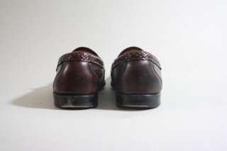 his auction is for an AWESOME pair of brown leather shoes by Allen 