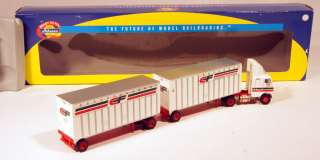 DL Athearn 1/87 Freightliner Tractor/Double Trailers  Consolidated 