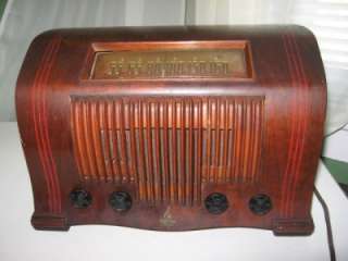 1941Emerson wood table top radio #440 (to fix) 12.5 x 8.5 x 7.5 nice 