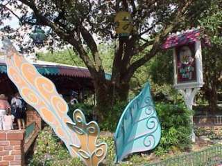   Fantasyland Magic Kingdom Alice in Wonderland Teacup Leaf Prop  