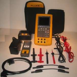 Fluke 744 Documenting Process Calibrator complete with case and 