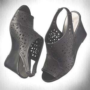 NIB~SIMPLY VERA WANG Black Peep Toe Chrissy Cutout Wedge Sandals~See 
