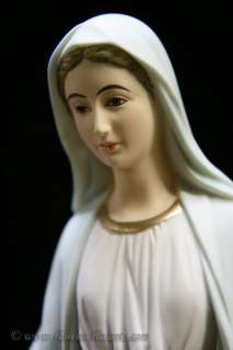 This auction is for a beautiful statue of Our Lady of Grace. This 