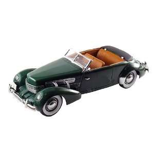   Cord 812 Supercharged Convertible (1937, 118, Green) Toys & Games