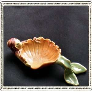  Ceramic Shell Soap Dish or Kitchen Spoon Holder