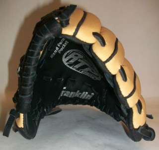 NEW BASEBALL GLOVE RIGHT HAND THROW YOUTH SIZE FITS on LEFT HAND 