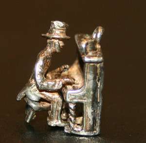   SILVER 3D MOVEABLE SWAYING MAN PLAYING ( PIANOIST ) PIANO CHARM  