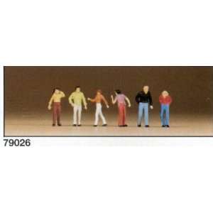  Preiser 79026 Walking passers by Toys & Games