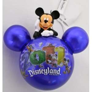  Disney Mickey 2011 Holiday Ornament   Disney Exclusive 