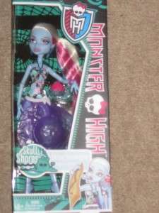   ABBEY BOMINABLE Daughter of the Yeti Skull Shores Series NIB  