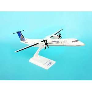   Skymarks Continental Express Dash 8Q400 Model Airplane Toys & Games