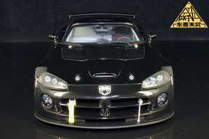18 AUTOART,DODGE VIPER COMPETITION CAR 2004 PLAIN BODY VERSION BLACK 