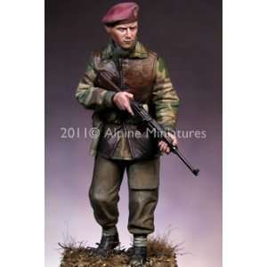  WWII British SAS Commando (Unpainted Kit) Toys & Games