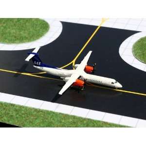  Gemini Jets SAS Commutter Dash8Q 400 Model Airplane Toys 