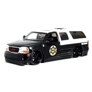  Jada 1/24 GMC Yukon Denali Police SUV Toys & Games