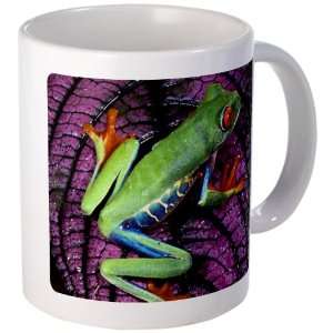   Coffee Drink Cup) Red Eyed Tree Frog on Purple Leaf 