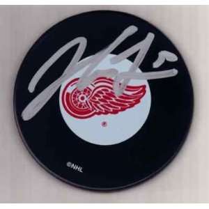  Signed Dominik Hasek Puck   w COA   Autographed NHL Pucks 