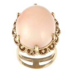 14k Yellow Gold Vintage Coral Cabochon Cocktail Ring  