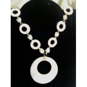  Stylish Large White Shell Necklace 