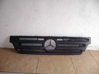 GRILL MERCEDES ACTROS MP1 MP2  in Berlin   Spandau  Autoteile 