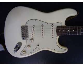 Chitarra fender stratocaster riedizione 62 a Como    Annunci