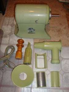 Vintage The Champion Worlds Finest Green Juicer W.R. Laboratories 