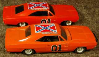 Lot of 2 DUKES OF HAZZARD General Lee 124 DIECAST and REMOTE CONTROL 