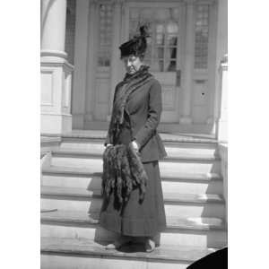  1917 BAKER, MRS. NEWTON D.
