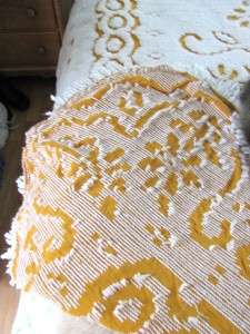 Vintage Tangerine/Gold/White Chenille Bedspread 100X100  