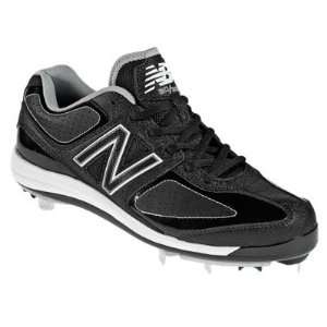 New Balance MB3030 Low Metal Cleats   Black (2E) Wide  