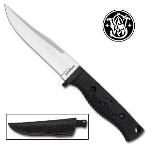  Smith and Wesson Hunting Knife Drop Point Small Sports 